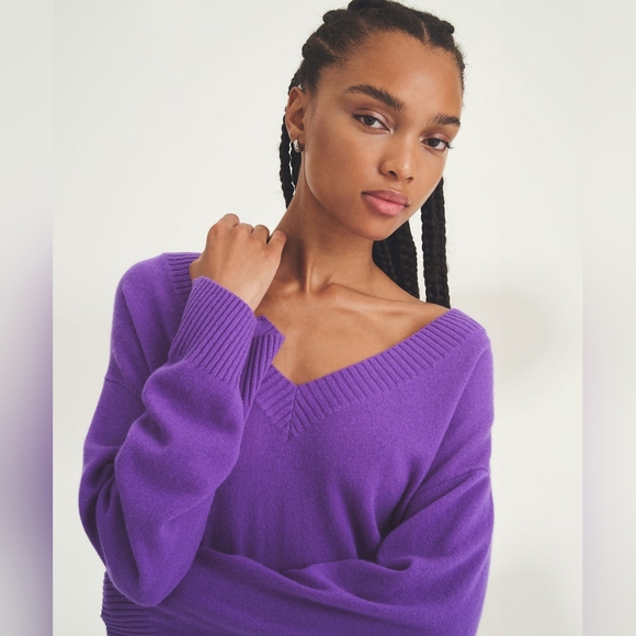 NWT NAADAM Signature Cashmere Wide Sleeve V-Neck Sweater Small - Picture 6 of 11